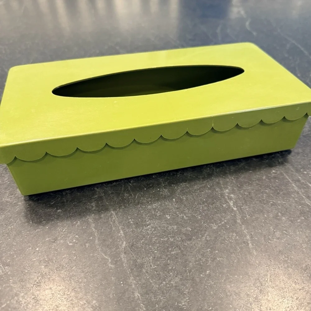 Vintage Avocado Green Tissue Box Holder Scalloped Edge Plastic Box Bathroom